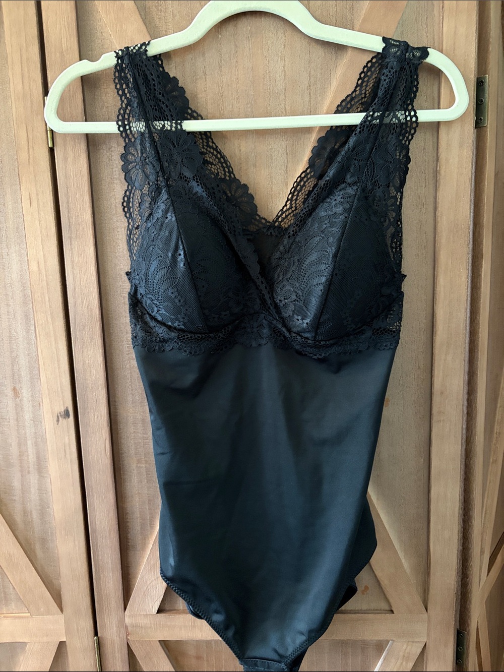 MARILYN MONROE Black Lace Trim Bodysuit Shapewear V-Neck SIZE LARGE